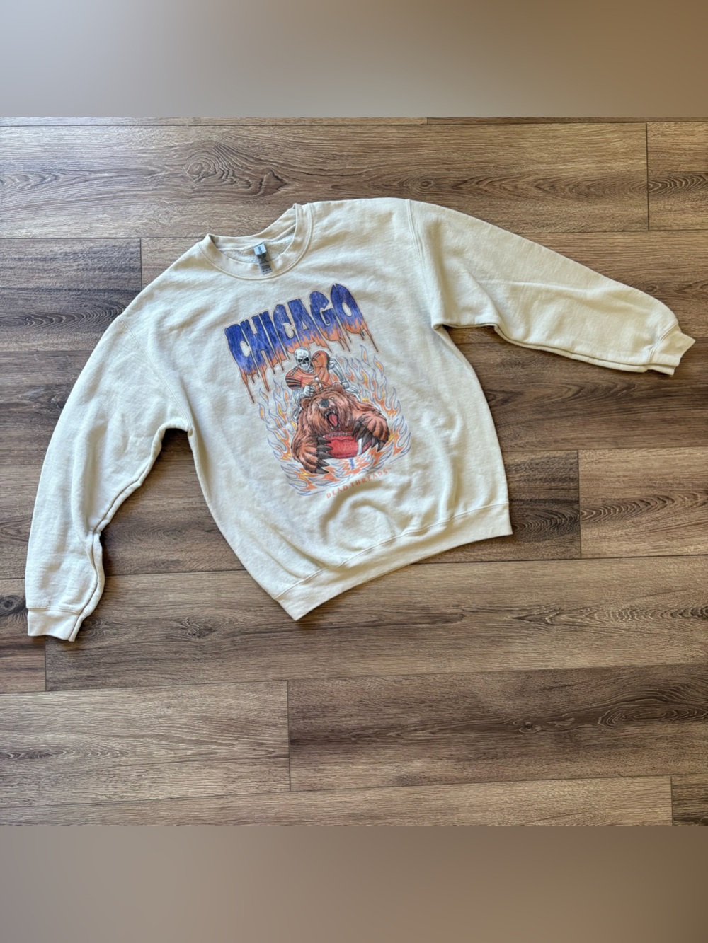 Gildan Chicago Bears Graphic Crewneck Sweatshirt in Cream Medium